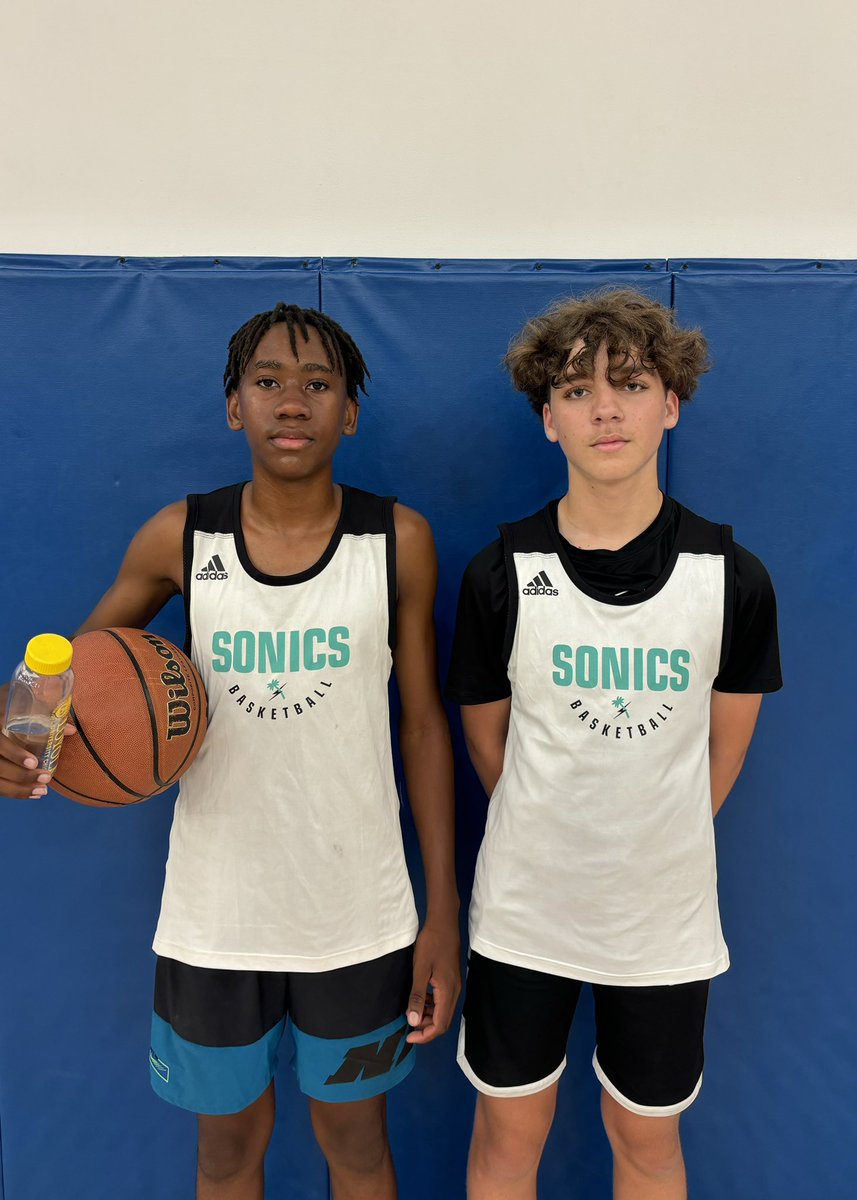 sfsonics's tweet image. Another ☝🏼 South Florida Sonics 14u make it 3-0 at @hoopfluence May Day Madness. 61-41 W ☑️

Alex Lowther with a smooth 18 points and Rocco Jean added 16 points #SonicGang // #AnotherOne
