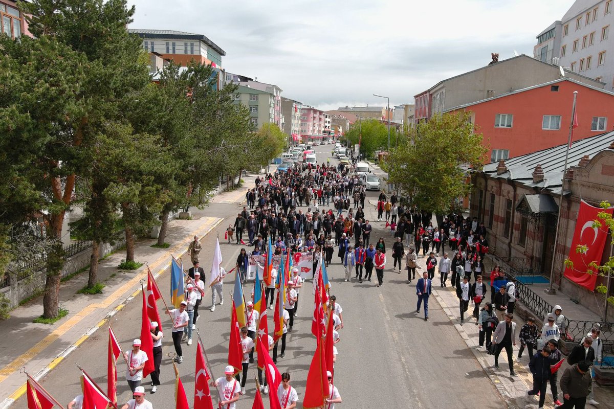 🇹🇷TÜRKİYE’NİN GÜCÜ, GENÇLİĞİ🇹🇷

19 Mayıs Atatürk’ü Anma, Gençlik ve Spor Bayramı’nın 105. Yıldönümü kutlamaları Atatürk Anıtı’na çelenk sunma töreni ile başladı. 

Törende, İl Müdürümüz Ramazan DEMİR tarafından Atatürk Anıtı’na çelenk sunuldu.

#türkiyeningücügençliği🇹🇷