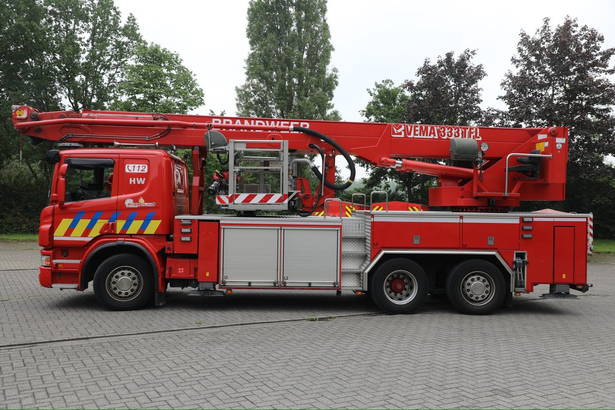 Voormalige hoogwerker brandweer Hoofddorp in dienst bij het Belgische brandweer korps van Lier