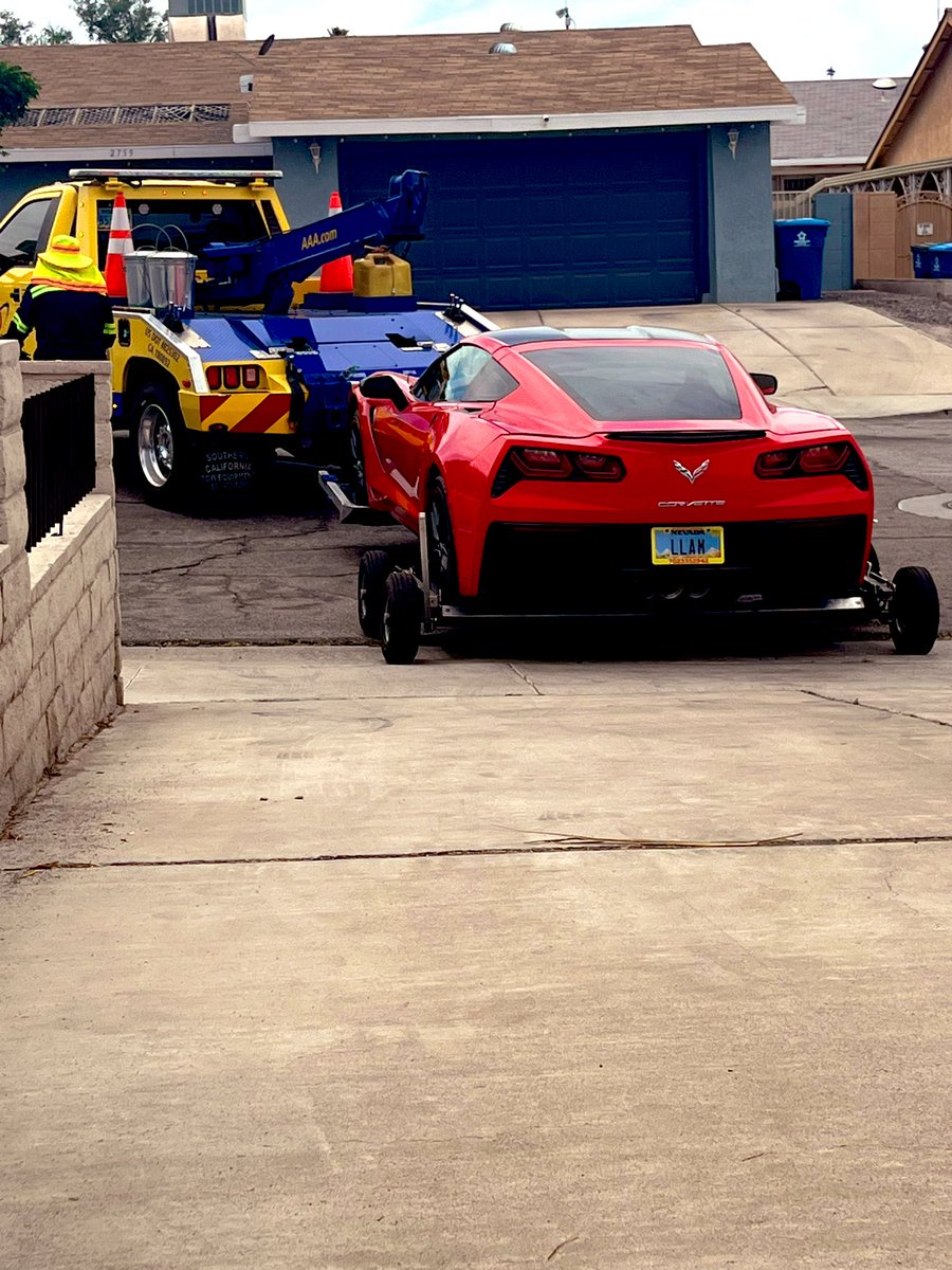 If you have a @CorvetteRacing @chevrolet and the battery goes down and the app doesn’t let you know the battery is dying … please don’t close the doors are roll the windows up..you’ll get yourself lock out @AAA_Travel is towing to the shop they can’t access either 🤦🏾‍♀️