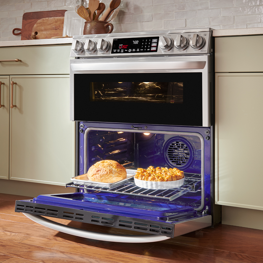 Savory breads or sweet treats? 🥖😋🍰 
Your pick on #WorldBakingDay. Bake yours (evenly!) with #LGRange’s ProBake Convection. #LifesGood