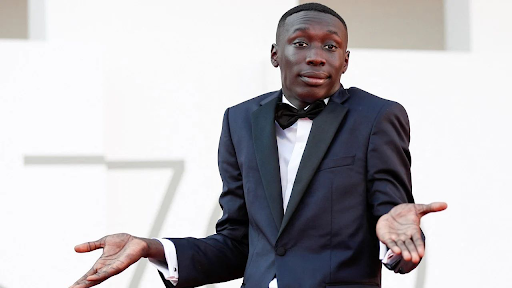 EnesMillion's tweet photo. Regarde ce gars.

C'est un ouvrier d'usine qui est devenu millionnaire dans le cadre d'une expérience sociale amusante.

D'une manière ou d'une autre, à 24 ans, il gagne 10 millions d'euros par an sans dire un mot.

L'histoire de Khaby Lame et ce qui s'est passé ensuite : https://t.co/OZ3dc696Gy