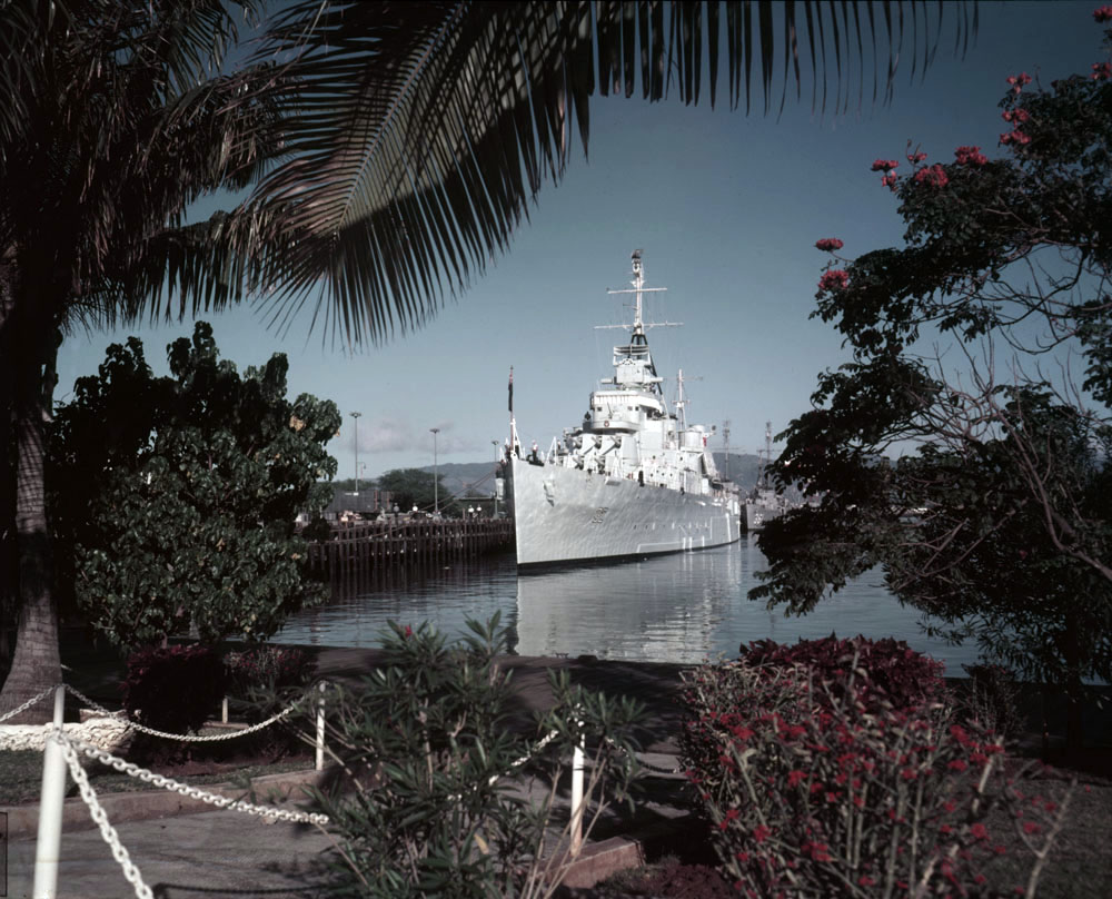 HMCS ONTARIO, training cruiser, in Hawaii (1954-1956) (LAC e010777225-v8) #RCN #History