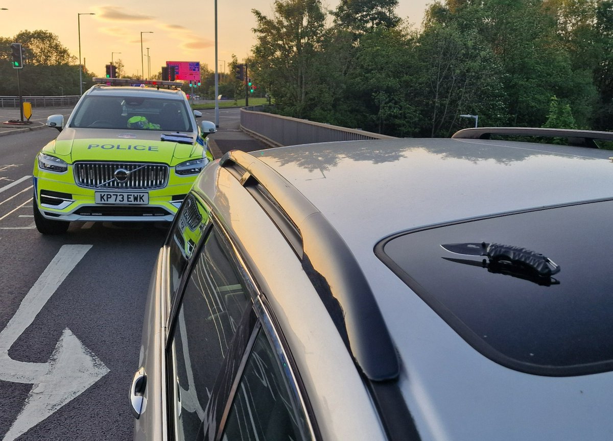 @GmpTraffic hear often we target little offences, we should target real crime. Lane Hogging driver on M60 failed to move lane 2 despite our warnings. Stopped for advice, but No licence, No Insurance, drug drive + bonus. The little things do matter, driver arrested, car seized.