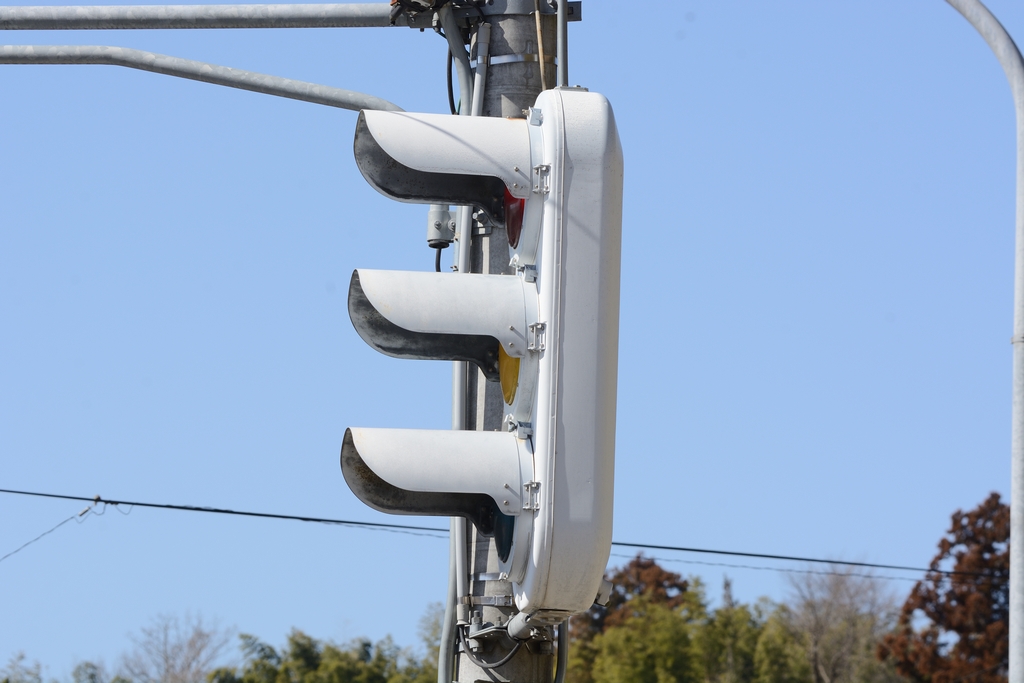 SIGNET_moririn's tweet image. 蔵出し

純粋な(※)東京型250φレモン縦三位．
令和の時代にも撮影できるとは．

※庇取換え等で庇取付金具用台座の中央にネジが取り付けられているような個体は除外