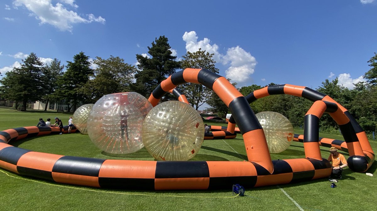 SFSOxford's tweet image. Lots of fun with the zorbs for the boarders this afternoon! #iloveboarding #boardingweekend
