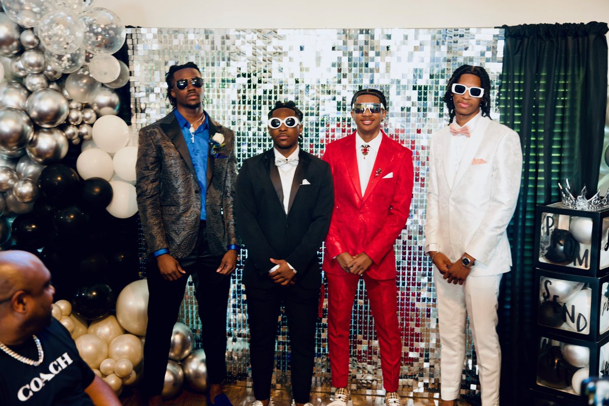 CHHS Prom 2024 
Boys Basketball edition 
<a href="/CHLonghorns/">Cedar Hill Longhorns</a>