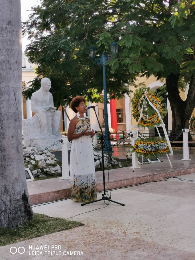 yoeaberob1's tweet photo. En #Guantánamo honramos a #Martí, en el 129 aniversario de su caída en combate, porque nuestra capacidad de resistencia heroica la heredamos de quienes dieron hasta su vida por alcanzar la soberanía que disfrutamos.
# CubaViveEnSuHistoria
#MartíVive
#FidelPorSiempre
@DiazCanelB https://t.co/0lLEJtgm1O
