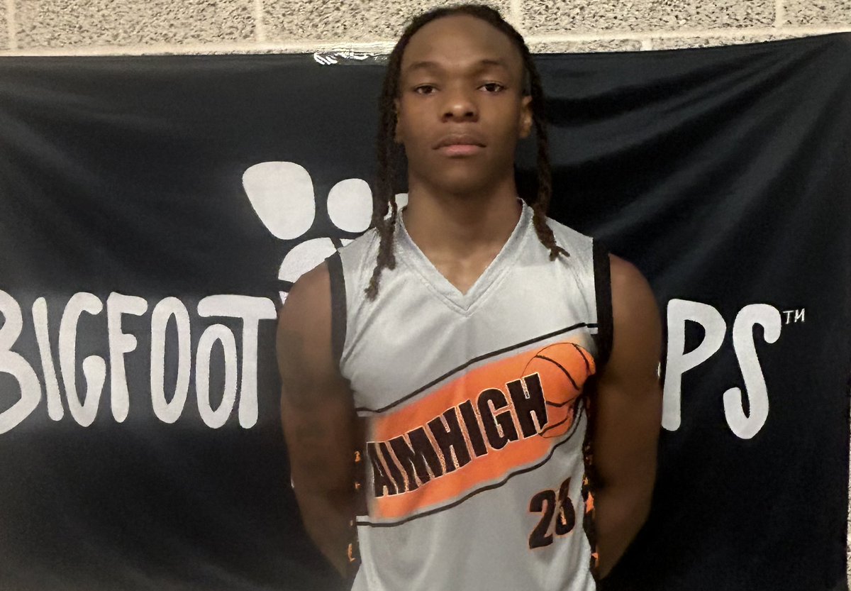 6’2 2026 Christopher Bendaw makes a huge impact on his team's success. Plays with passion, embraces big moments, and fulfills his role well. Tenacious rebounder on both ends of the floor, finishes through contact, and hounds ball handlers. @ChrisBendaw