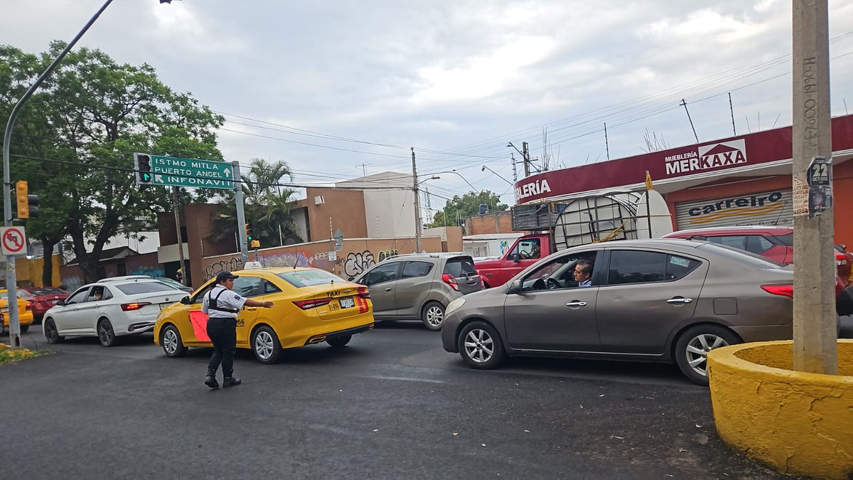 #RivacVial Dentro de poco se abrirá el paso en el crucero de la ex VW, no desespere #Oaxaca