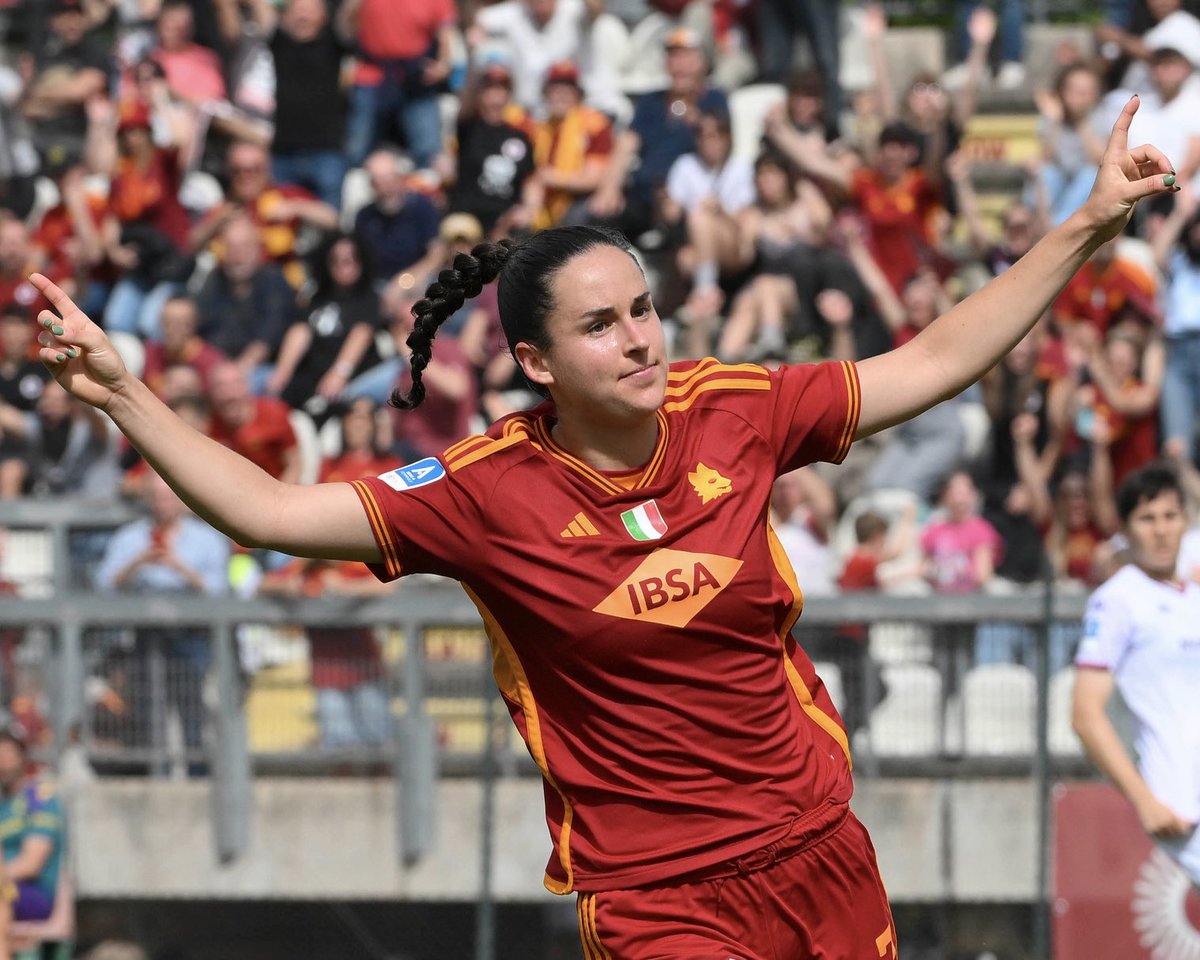 Goalscorer! ⚽️🇨🇦 #ASRomaWomen