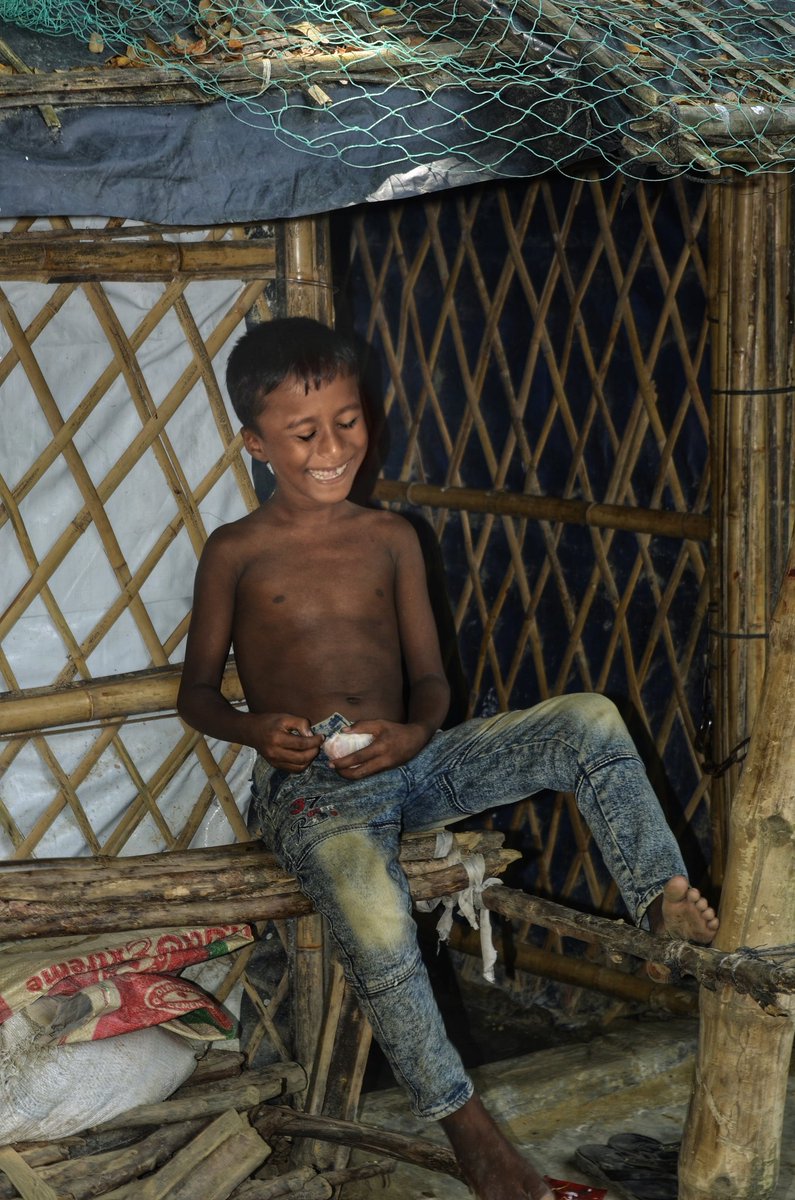 The boy on the wide chair~

A Rohingya young boy is sitting on the wide chair and smile as he is enjoy the moment on the chair.

#rohingyarefugee #rohingyakids #rohingyachildren #smile #kidphotography