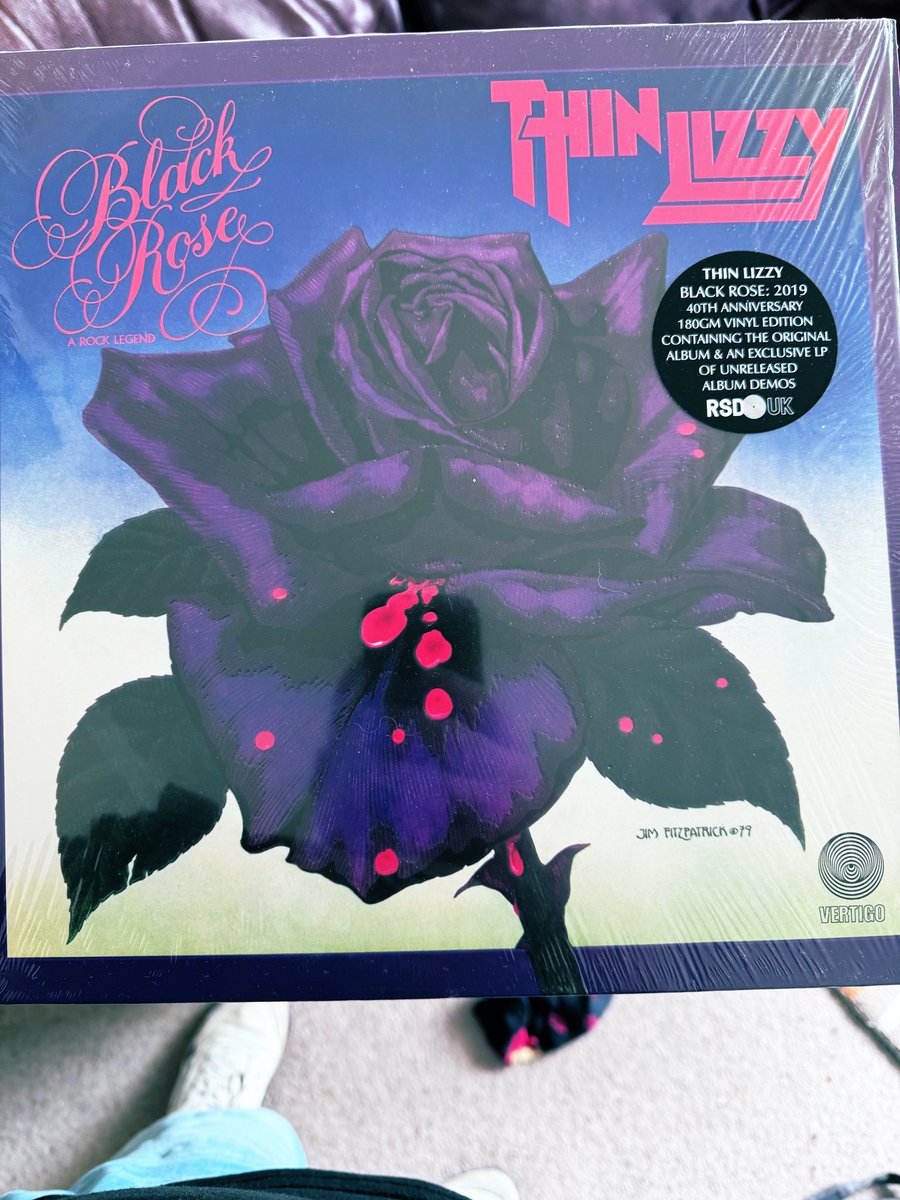 Such a good album , listened to all 4 sides of this 2019 RSD edition today , love “got to give it up” and the bass at the start of waiting for an alibi is just class, all fantastic with great cover from @jimfitzpatrick #thinlizzy