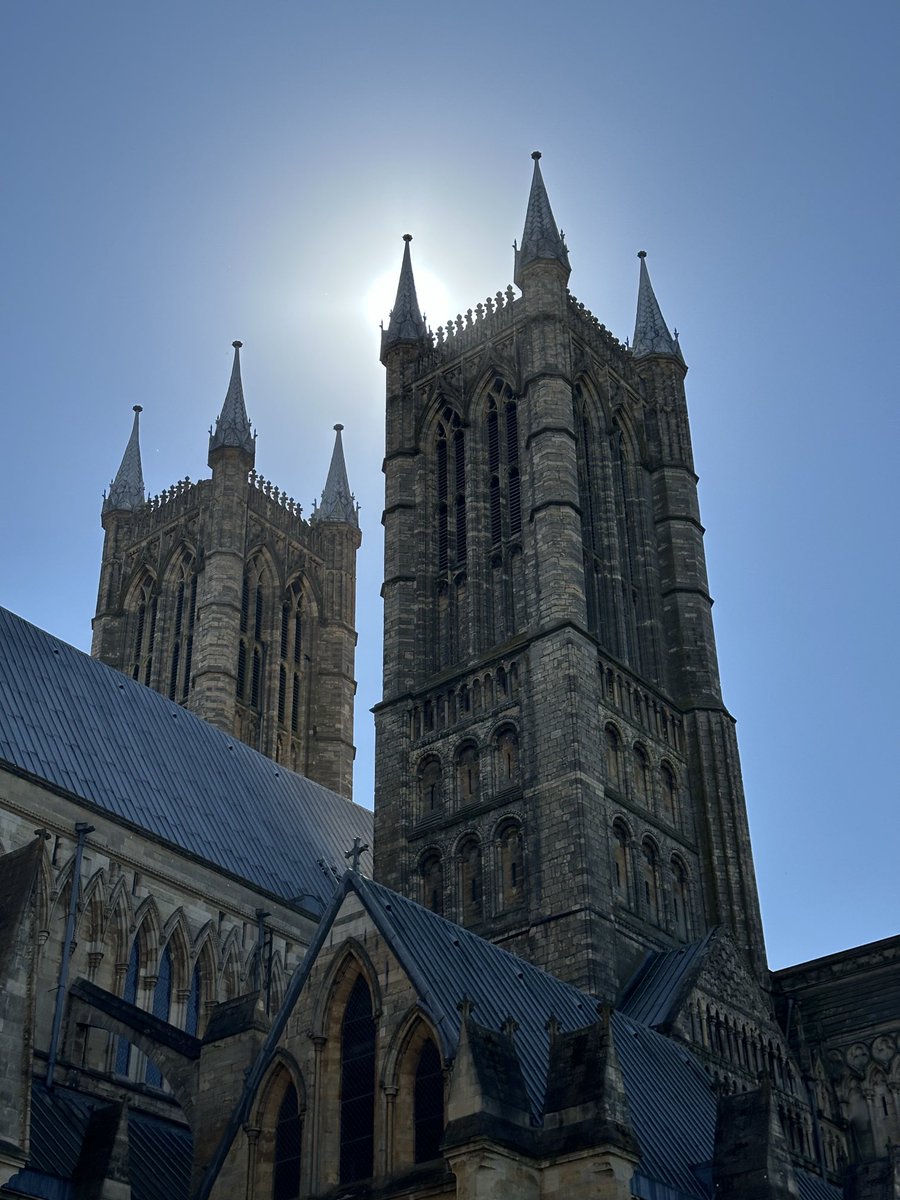 SThorpeLong's tweet photo. Lincoln Cathedral https://t.co/6YmeBwsYRJ