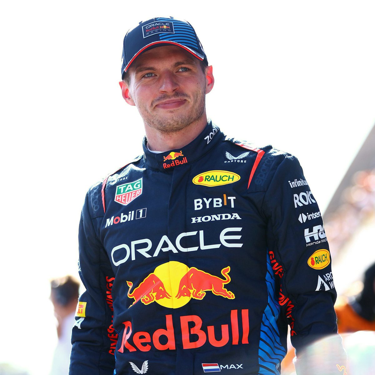 Max Verstappen in Imola: - Ties Ayrton Senna’s record of 8 straight poles - Ties Alain Prost’s record of 7 straight poles to start a season - Drives & wins a 24h sim race with @TeamRedlineSim - Joins Michael Schumacher as only drivers to win Imola 3 straight times Historic.