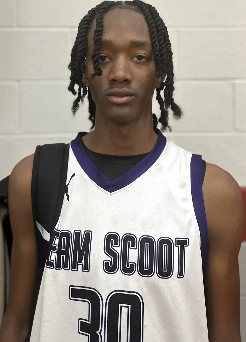 Team Scoot (TJ) pulled out a close win over Florida Pro Select. This one was a complete team effort but Jayden Dickens was the standout. Dickens showed nice activity on the defensive end and he scored a team high 10 points.