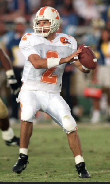 ChrisDownes42's tweet photo. @BasebaIlKing Todd Helton on the football team at Tennessee https://t.co/rUggkQQRV3