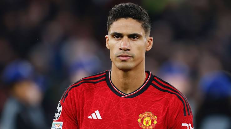 🗣️ Ten Hag on Raphaël Varane’s return: “We are very pleased with his return. We especially need center halves, get them fit for today but also for next week.” #mufc #mujournal