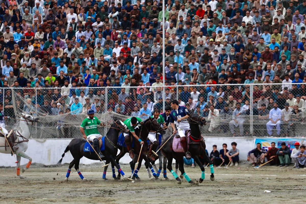 cSanamGilgitc's tweet image. Give them bread and circus and they will never revolt.
~Juvenal
#GilgitBaltistan