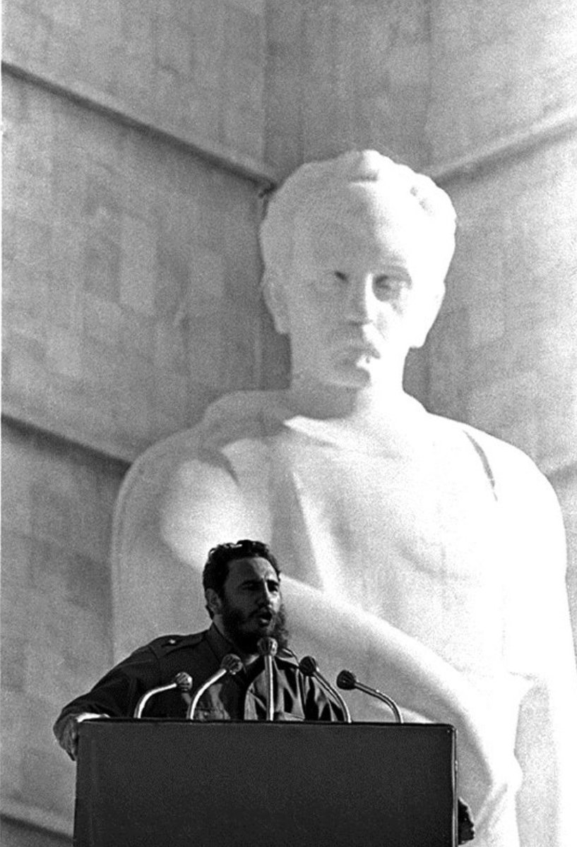 La fecha nos trae el recuerdo de aquel gran luchador por la independencia de Cuba, por la soberanía de nuestro pueblo, por la paz y la justicia entre los hombres, que cayó un día como hoy, nuestro inmortal . #FidelPorSiemore. #MartiVive