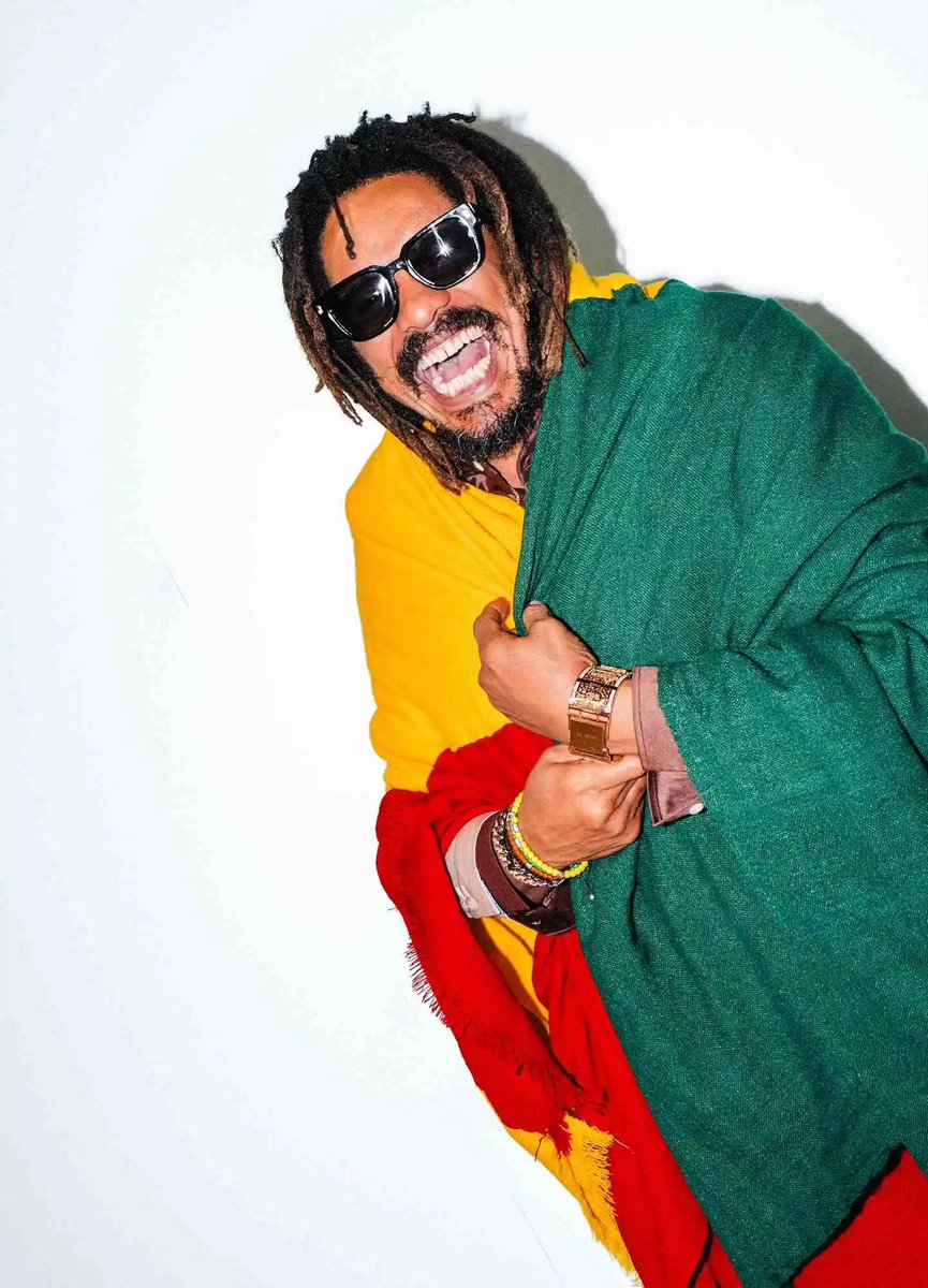 On this special day, we wish a Happy & Blessed Earthstrong to our King @romarley 👑🧬