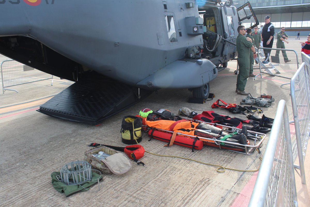 NH90 'Lobo' del @EjercitoAire en la jornada de puertas abiertas de la Base Aérea de Armilla por el XX Aniversario de la @PatrullaAspa