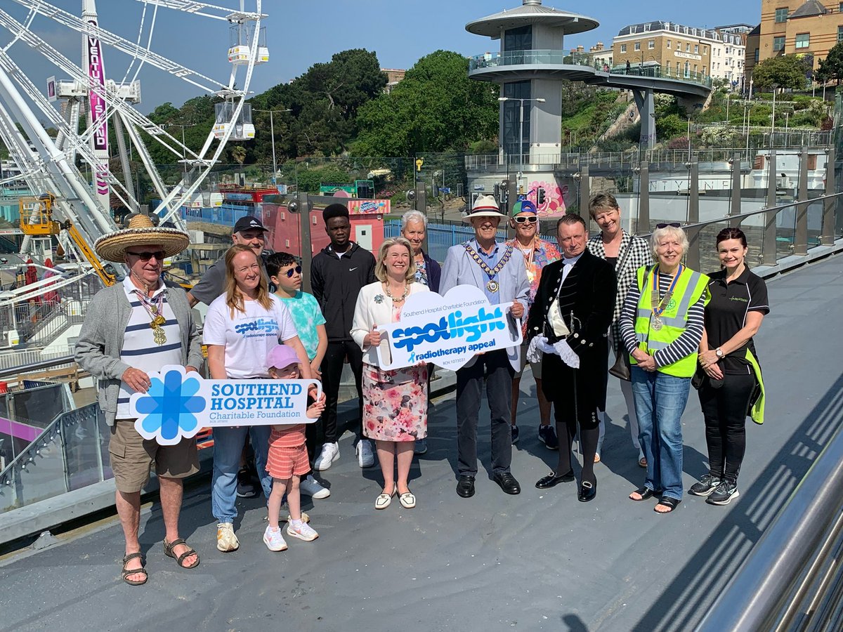 Today the Mayor of @SouthendCityC was delighted to take part in the 20th Great Pier Walk organised by the Rotary Club of Leigh-on-Sea. A beautiful day to take a walk along our iconic Pier & help raise funds for the Southend Hospital Spotlight Appeal.
@Anna_Firth @Essex_HS