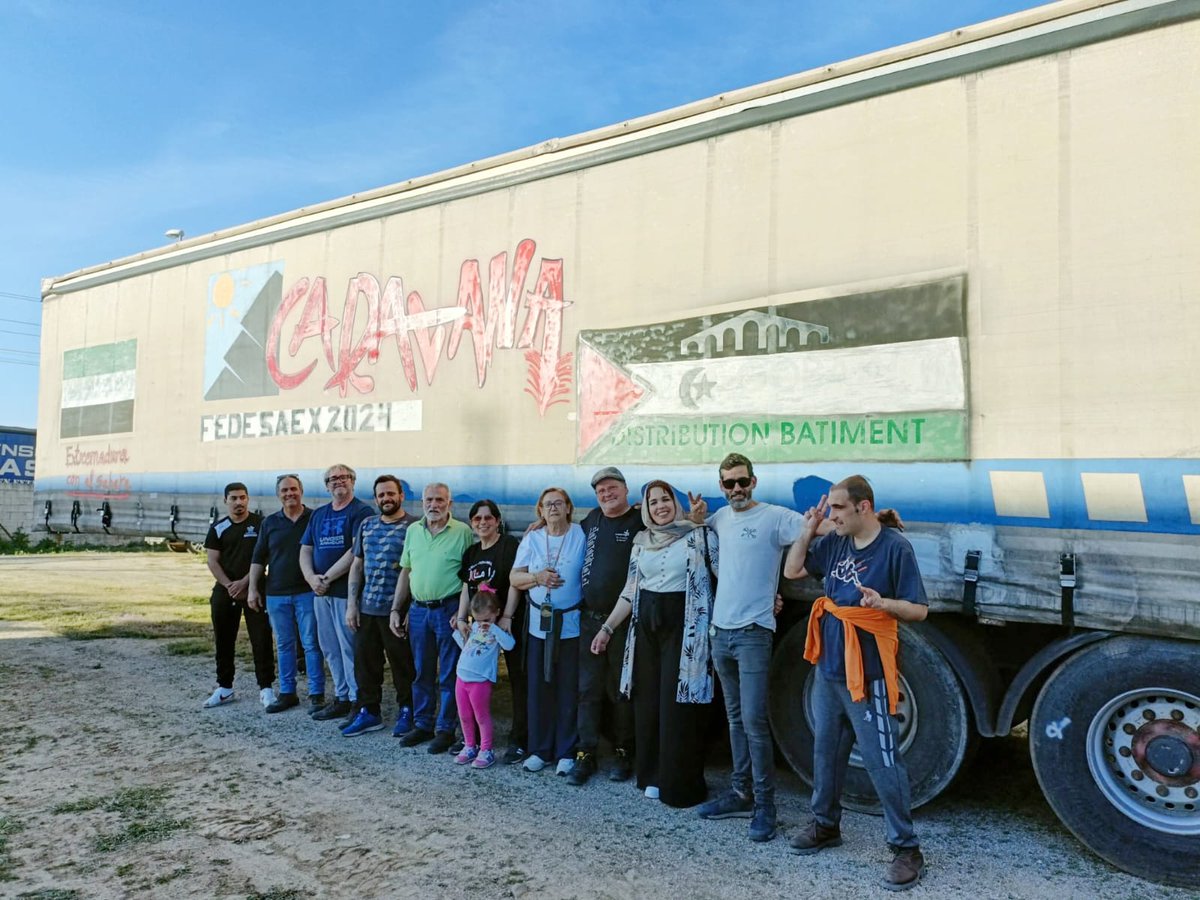 Nuestra Caravana de #AyudaHumanitaria ya va camino hacia los Campamentos de Población Refugiada Saharaui en Tinduf. 🚚📦 ❤️Gracias a la Asociación #AMAL por la organización y a los financiadores: @Ayto_DonBenito @DiputacionCC, @AEXCID_ y @DipdeBadajoz.