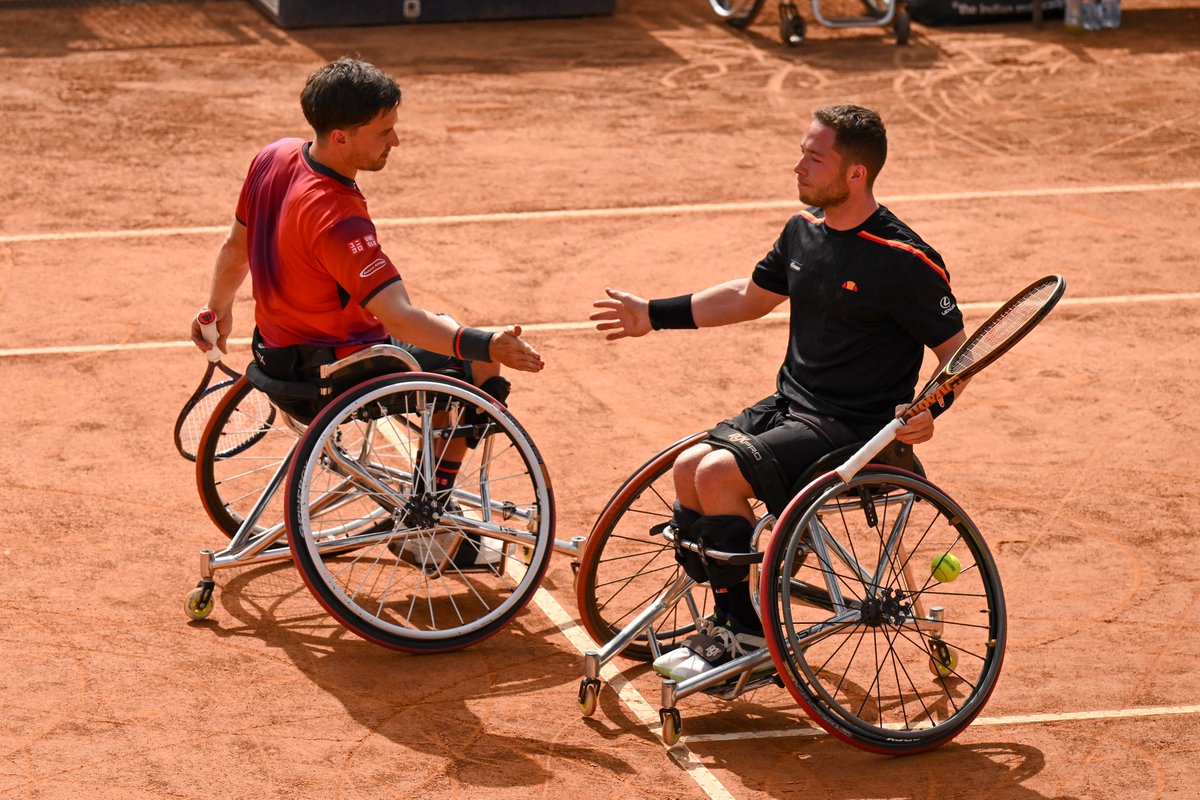 A 4⃣8⃣th career doubles title together 🏆 @alfiehewett6 @GordonReid91 lift the title in Rome for the first time, becoming Internazionali BNL D'Italia champions after beating Martin de la Puente (ESP) & Joachim Gerard (BEL) 6-1, 6-4. #BackTheBrits 🇬🇧 | #wheelchairtennis