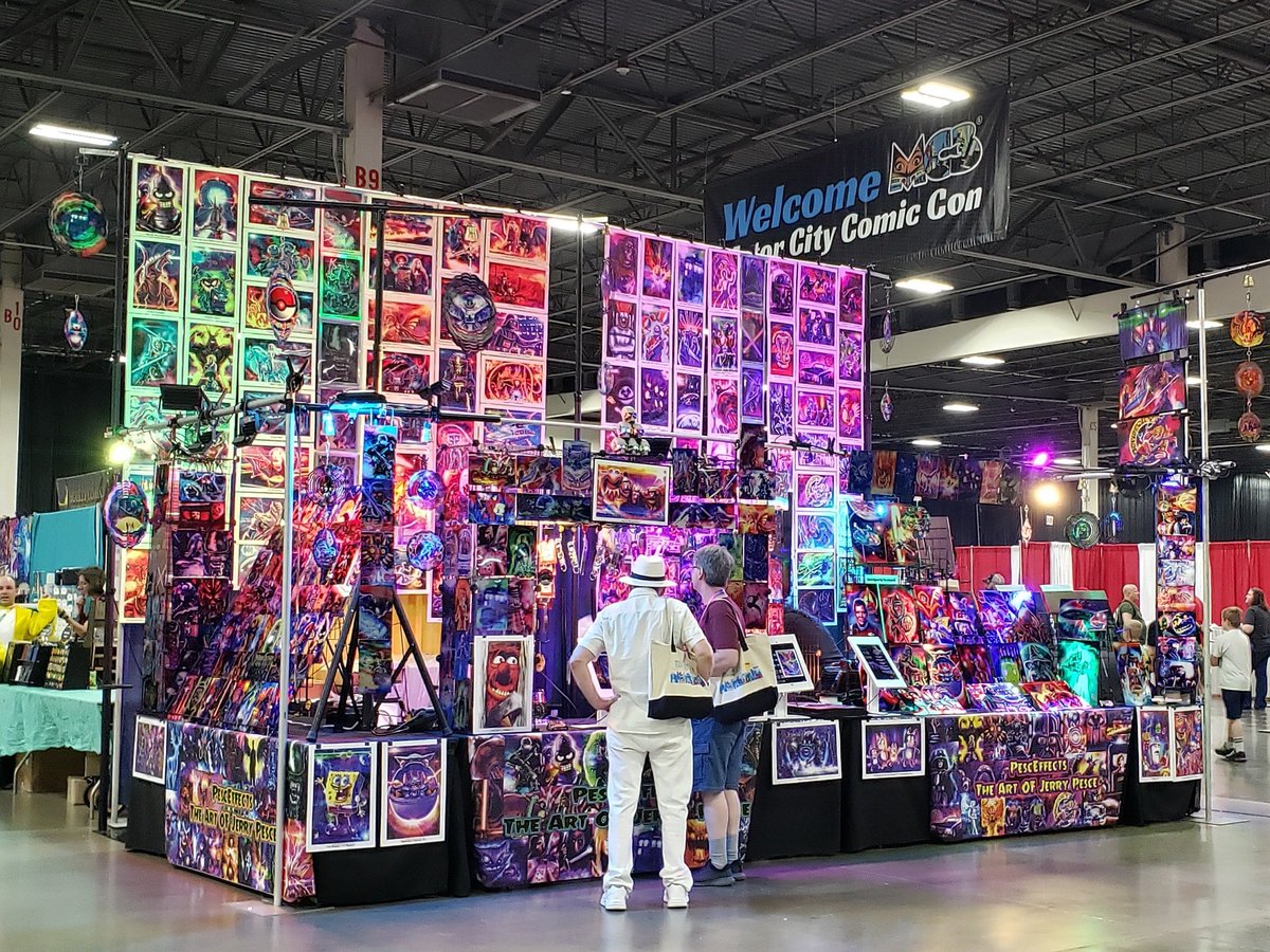 Last day of @MotCityComicCon! We're whoooooped. Find what's left of us at Booth #1123!
•
#PescEffects #MotorCityComicCon #ComicCon #NerdArt #RainbowColors #ProfessionalArtist #LivingTheDream #SundayFunday #AnimeFan #GamerLife