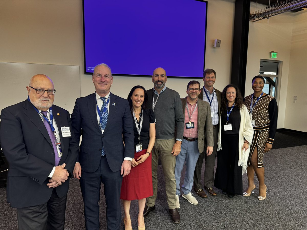 LSS keynote lecture named after Dr. Carlos A. Pellegrini—a visionary, a mentor, and inspiration to so many of us! It's so fitting that this lecture now bears his name. Grateful to @LatinoSurgery for sharing this moment with us @UWSurgery