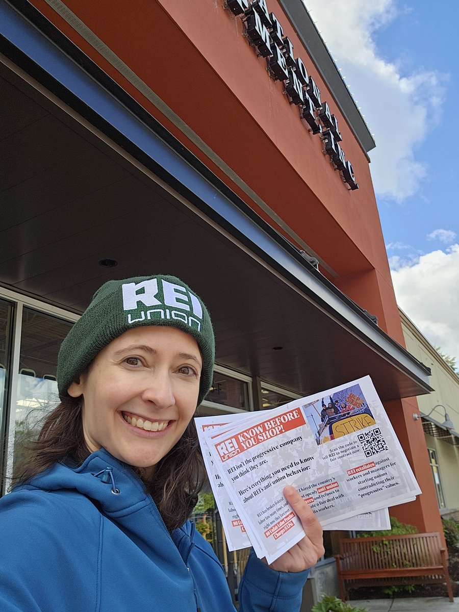 If you want a volunteer who's used to talking to strangers and passing out literature for a good cause, ask a candidate with a seat flipping track record. 😎
Glad to be out in solidarity with @reiunion and @UFCW_3000 at the Issaquah REI in the shadows of HQ. Great convos! #1u