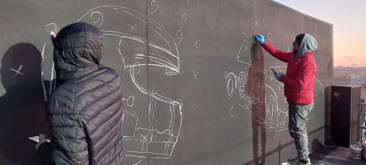 Pintando una pasión ❤️.

El hermoso mural que acompaño el podio del Gran Premio Juan María Traverso♾️.

📷 Comienzo 7am.
📷 Listo 12.00 am.

#ParedesQueHablan