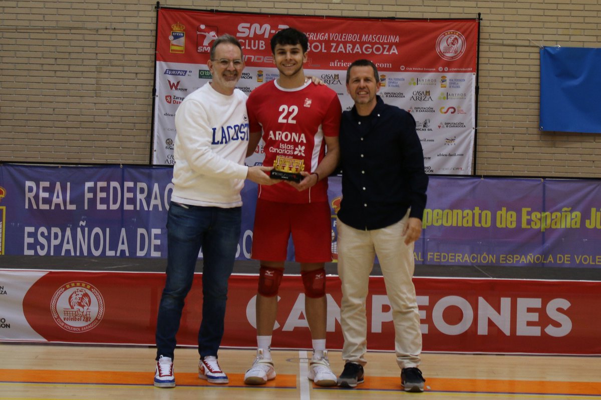 CAMPEONATO DE ESPAÑA JUNIOR MASCULINO 🥇 @aronavoleymas 🥈 @rioduerovoley 🥉 CV Portol MVP Efrén Morales (Arona Tenerife Sur)