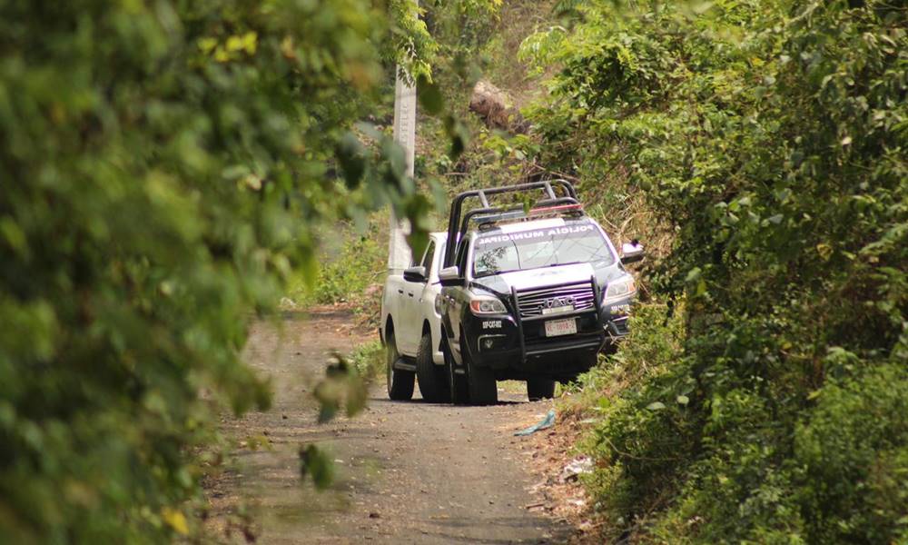 #RELEVANTE🗣️ | En la colonia El Paraíso de Catemaco, dejan cuerpo sin vida de mujer. elpinero.mx/en-la-colonia-…