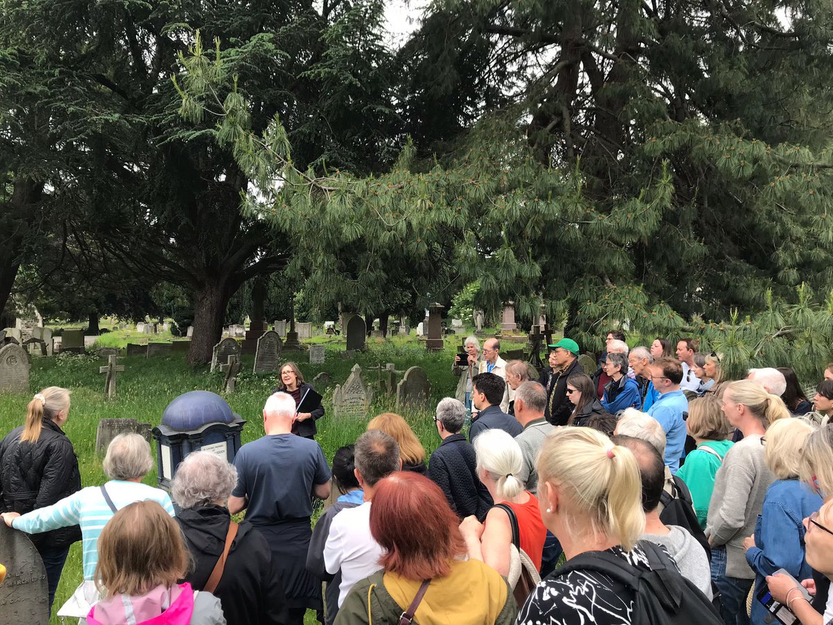 Peace love & flower to the people in abundance as Tracey & Geoff deliver a day to remember with their stories about ‘The People of Streatham Cemetery’. Thanks to all history-lovers who attended & donated so generously towards the cause of seeing this area awash with more plaques!