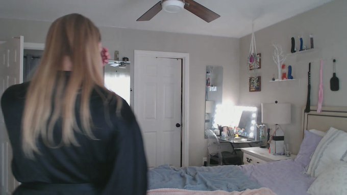 Veronica Weston is live now! https://t.co/zpIEIEzCrS https://t.co/PIn0zUVdlW<a href="/tag/myfreecams"class="tags"><span>#myfreecams</span></a>