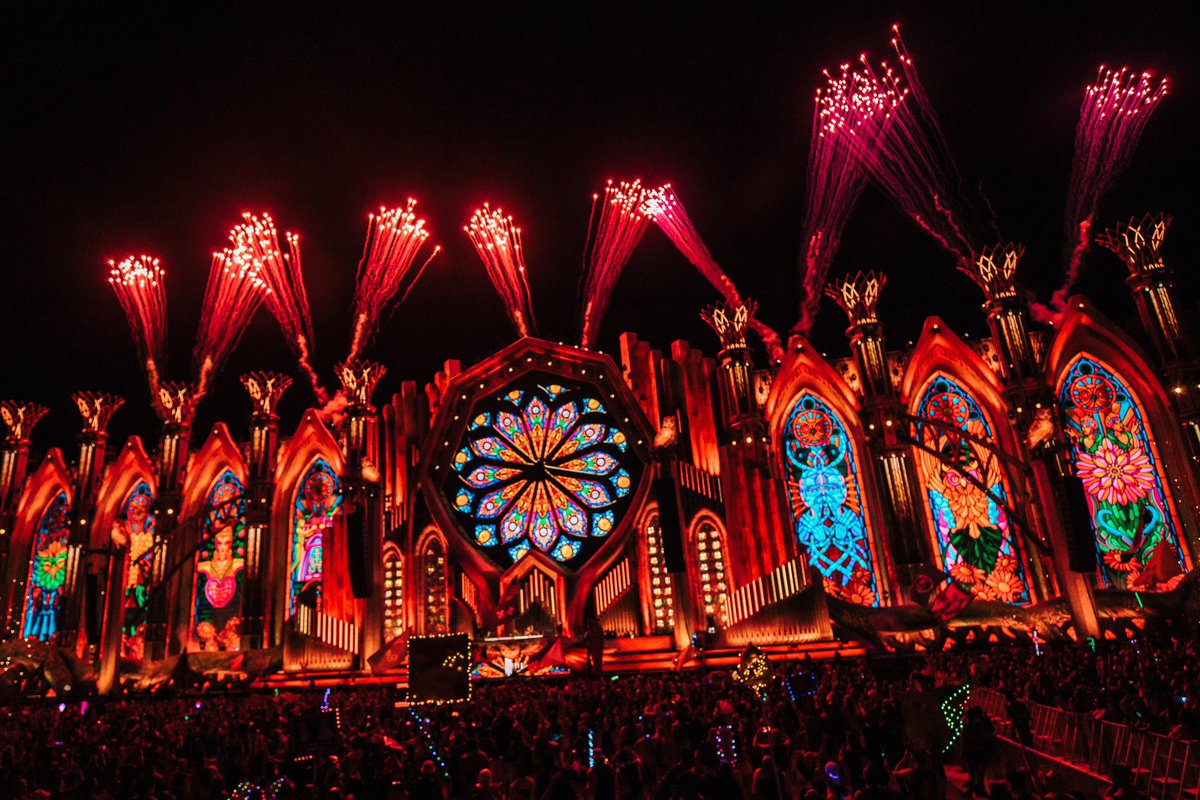 MitisOfficial's tweet image. I’m absolutely speechless. The amount of love and support I felt yesterday at both mainstage and the throwback set I felt is unparalleled. Thank you from the bottom of my heart to everyone who came out to share that experience with me ❤️ @EDC_LasVegas #edc #edclv