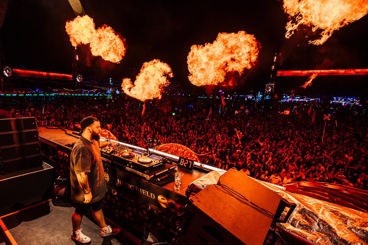 MitisOfficial's tweet image. I’m absolutely speechless. The amount of love and support I felt yesterday at both mainstage and the throwback set I felt is unparalleled. Thank you from the bottom of my heart to everyone who came out to share that experience with me ❤️ @EDC_LasVegas #edc #edclv