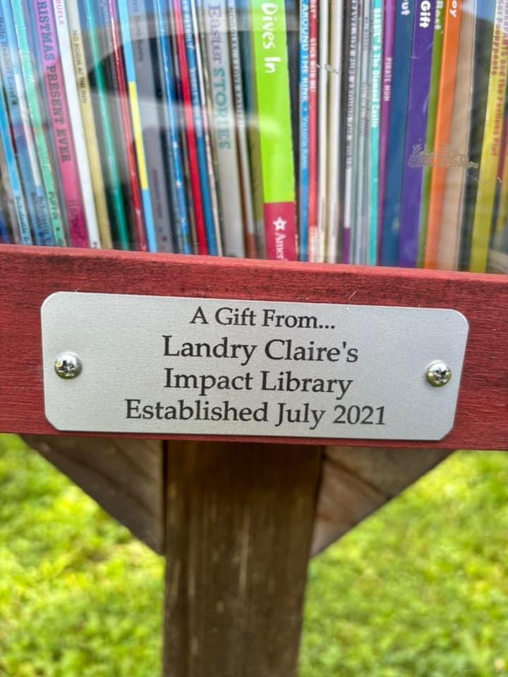 LCsFreeLibrary's tweet image. Both locations are FULLY stocked! Remember to like, follow, RT, and invite your friends to do the same! Thank you for visiting 
❤️Sharon Johnston Park 
💙 Hunter &amp;amp; Potter Grocery