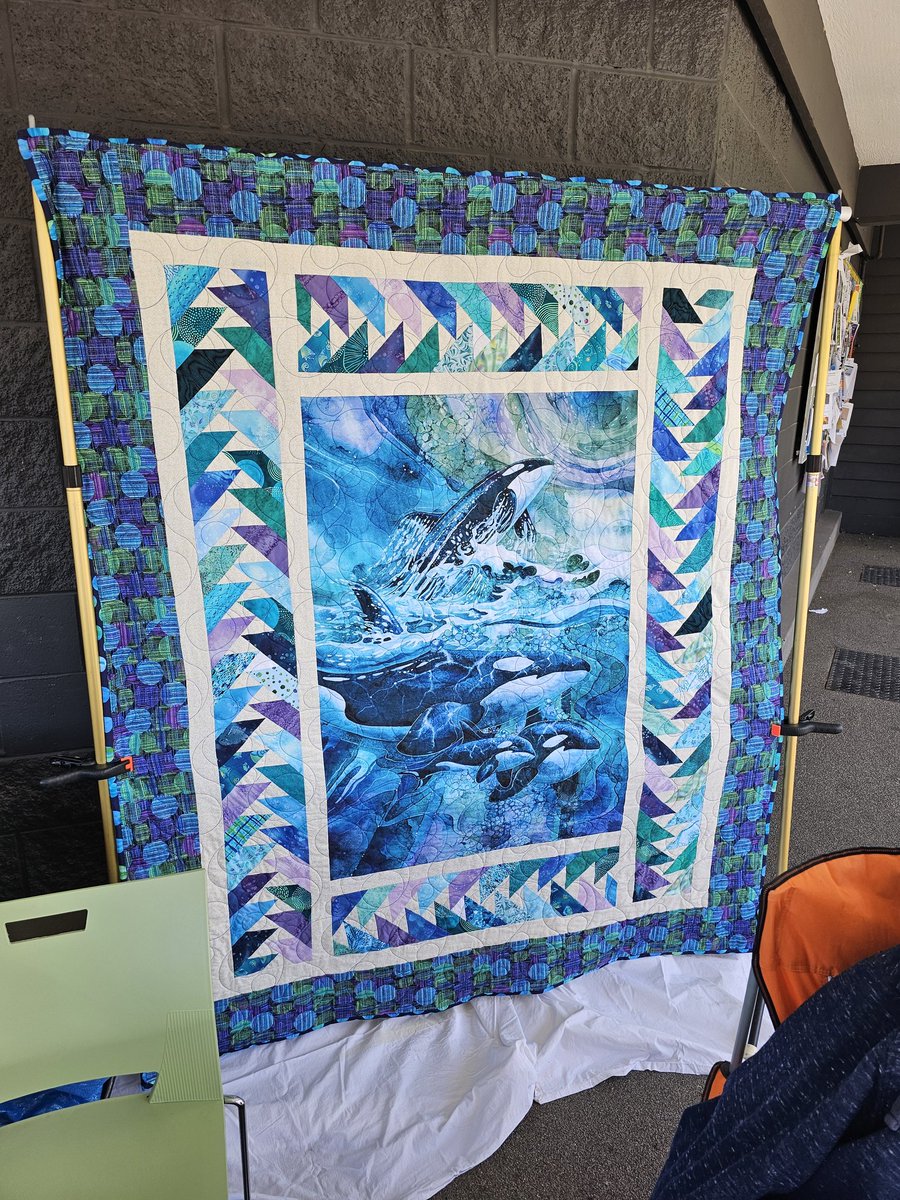 Bought a few raffle tickets for this awesome quilt.  Every year a quilt is raffles off to generate funds for Olga daze on Orcas Island.   Always on the 3rd Saturday in July.  #OrcasIsland