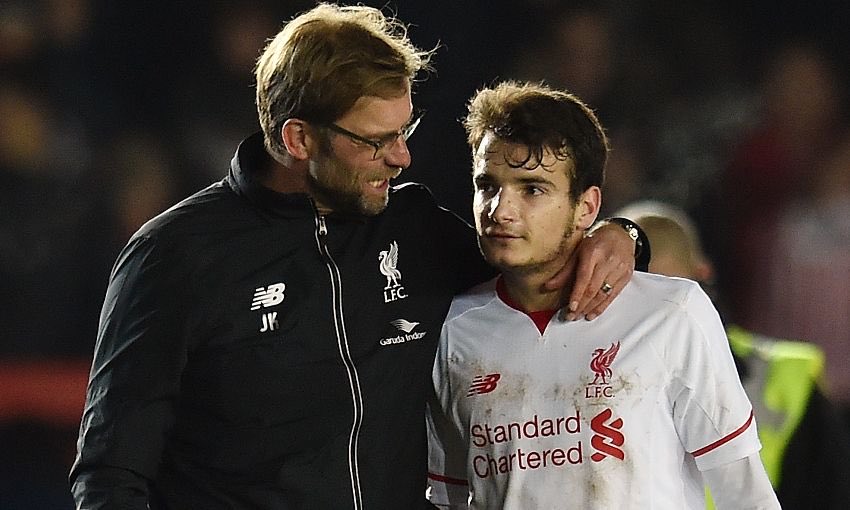 Former Liverpool midfielder Pedro Chirivella on Klopp: “It’s a story that I will tell my kids, my grandkids, that I was managed by a football legend and even a better person. I’m grateful for everything you’ve done for me.” [@TheRedmenTV]