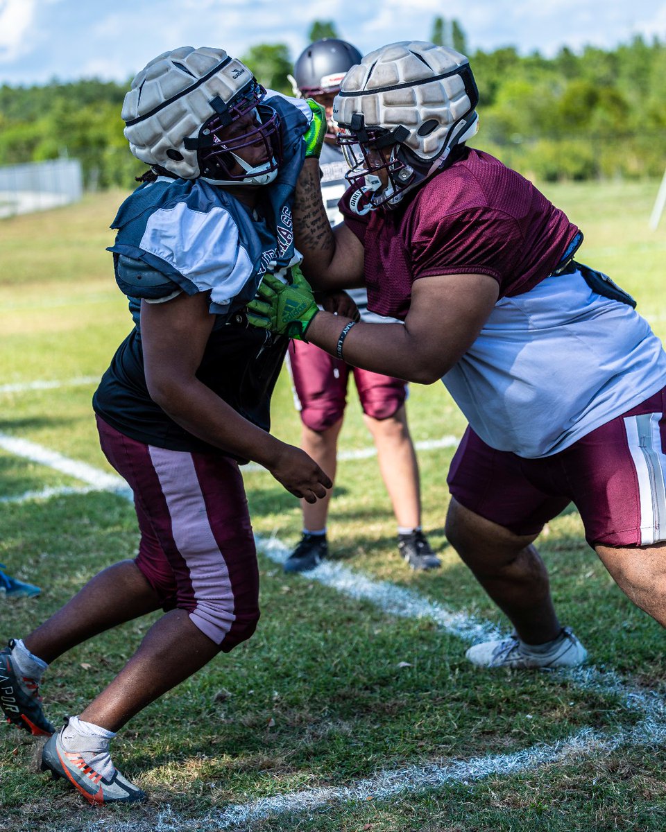 Them boys working in the trenches!

#WiregrassFootball #GoBulls #RanchLife #HornsUP