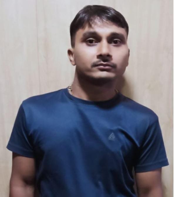 UP ATS arrested #RamSingh from #Lucknow, #UttarPradesh, spying for #Pakistan. He was passing confidential navy information to ISI. Ram Singh's bank account was funded with lakhs of rupees by ISI.