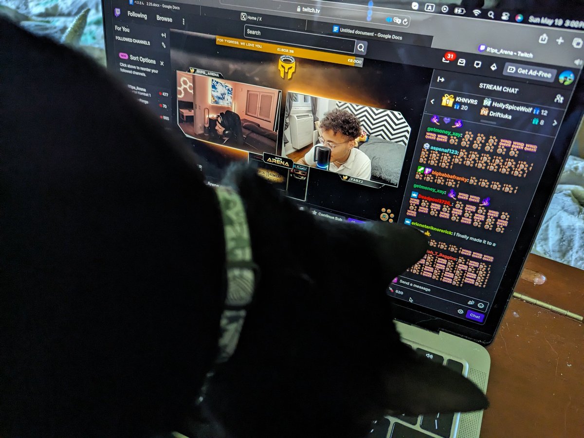 Cosmo is out showing his love for <a href="/TygressD/">Tygress</a> and the <a href="/R1ps_Arena/">R1p‘s Arena</a> community today❤️😭