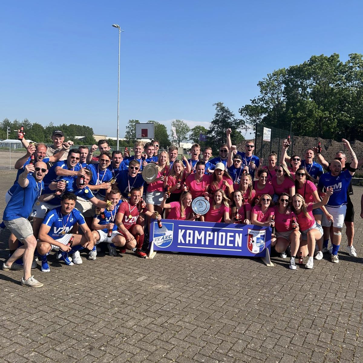 AVC 1 en VR1 KAMPIOEN! 🥇