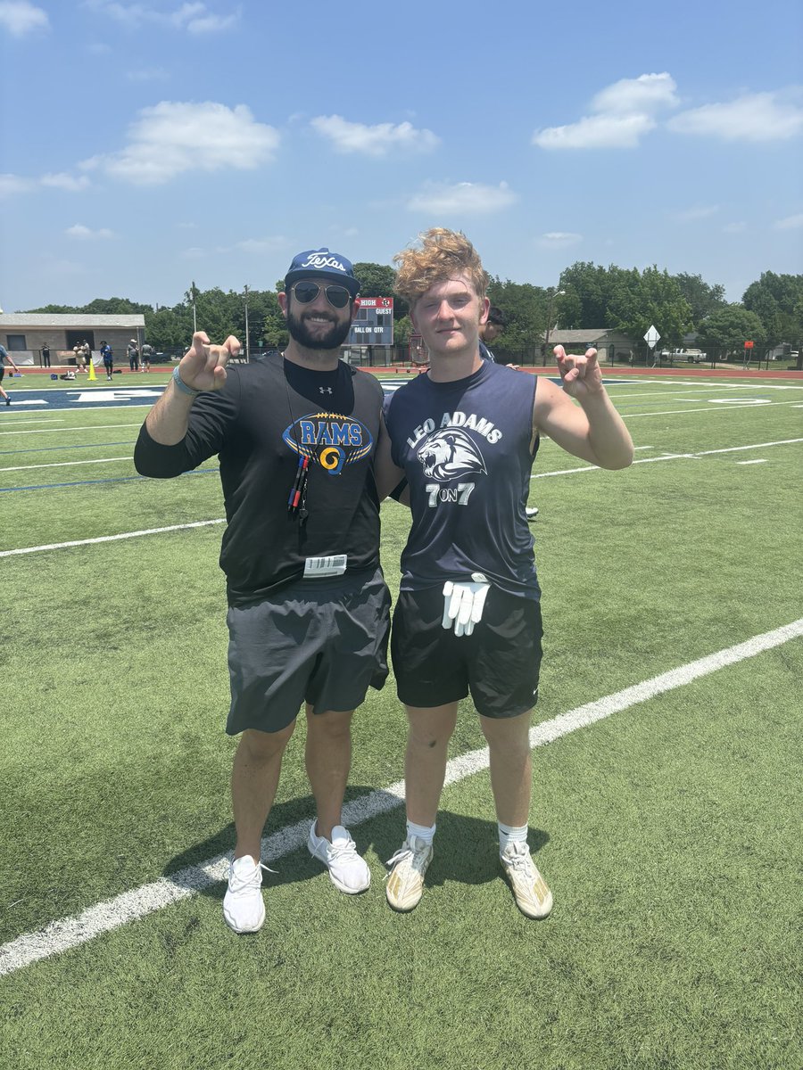 JordanM_08's tweet image. Pt 2 LB Work: Received a lot of knowledge from Angelo State’s LB coach @CoachOB_5. Come fall I wont be slept on. Proud to be a Yellowjacket.@coachdobraski @CoachDoty_SHS @CoachVosburg @SvilleYJFB