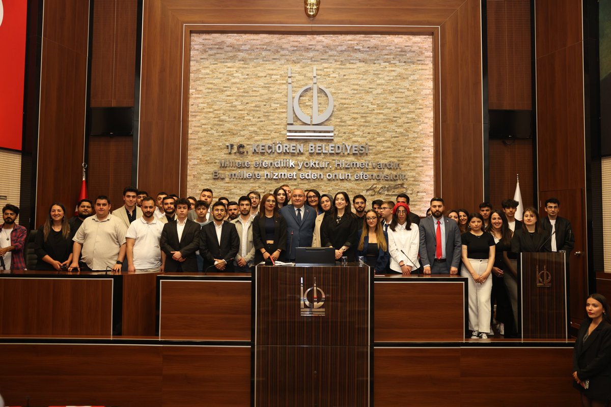 19 Mayıs Atatürk’ü Anma, Gençlik ve Spor Bayramı vesilesiyle bugün ilk kez Keçiören Belediyesi Meclisi'nde; makam sussun, gençlik konuşsun, gençler hür şekilde kendilerini anlatabilsinler diye Gençlik Meclisi toplantısı gerçekleştirdik. Biliyoruz ki; milli hedefler ve milli