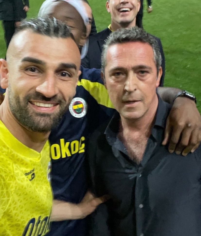 Serdar Dursun, maç sonu Ali Koç ile selfie çekti.