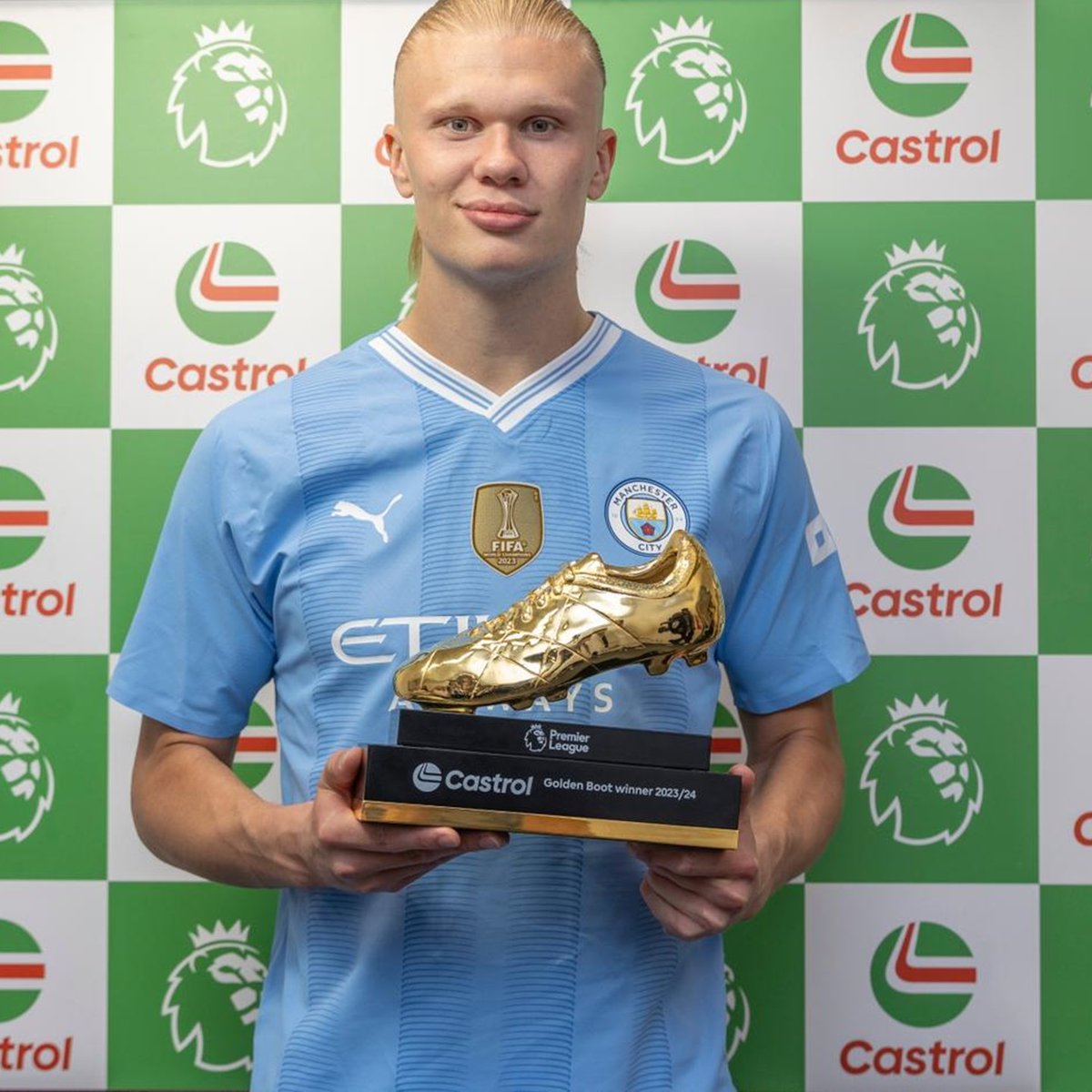 Castrol's tweet photo. Golden talent, exceptional goals and a drive for glory. Erling Haaland scores the Castrol Golden Boot Award this 23/24 @premierleague season, with 27 goals for Manchester City, fuelling his team to win the Premier League Title! https://t.co/Hb8EX1XoRQ